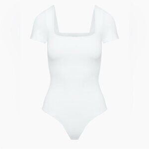 nwot Babaton contour squareneck short sleeve bodysuit S
